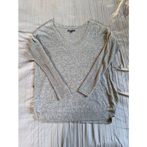 American Eagle grey V neck medium sweater